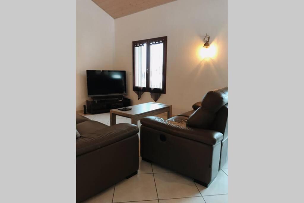 Maison Entiere Au Pied Du Plateau Du Retord 2 Chambres Sdb - Vouvray Ochiaz Zewnętrze zdjęcie
